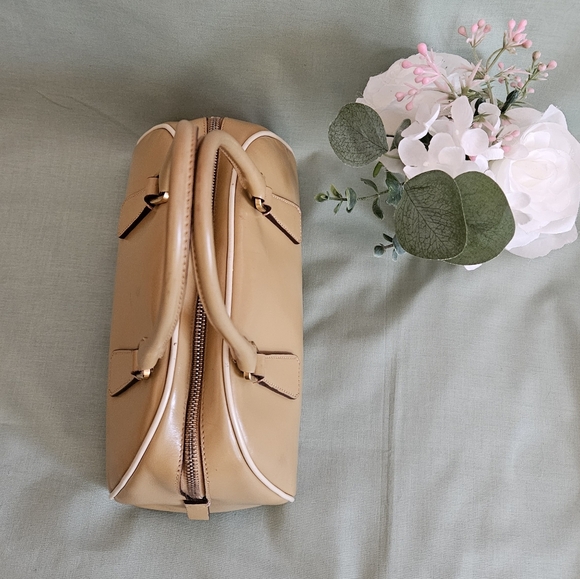 Women's Prada Tan Leather Top Handle High-End Luxury Handbag (LIMITED EDITION) - Picture 5 of 16